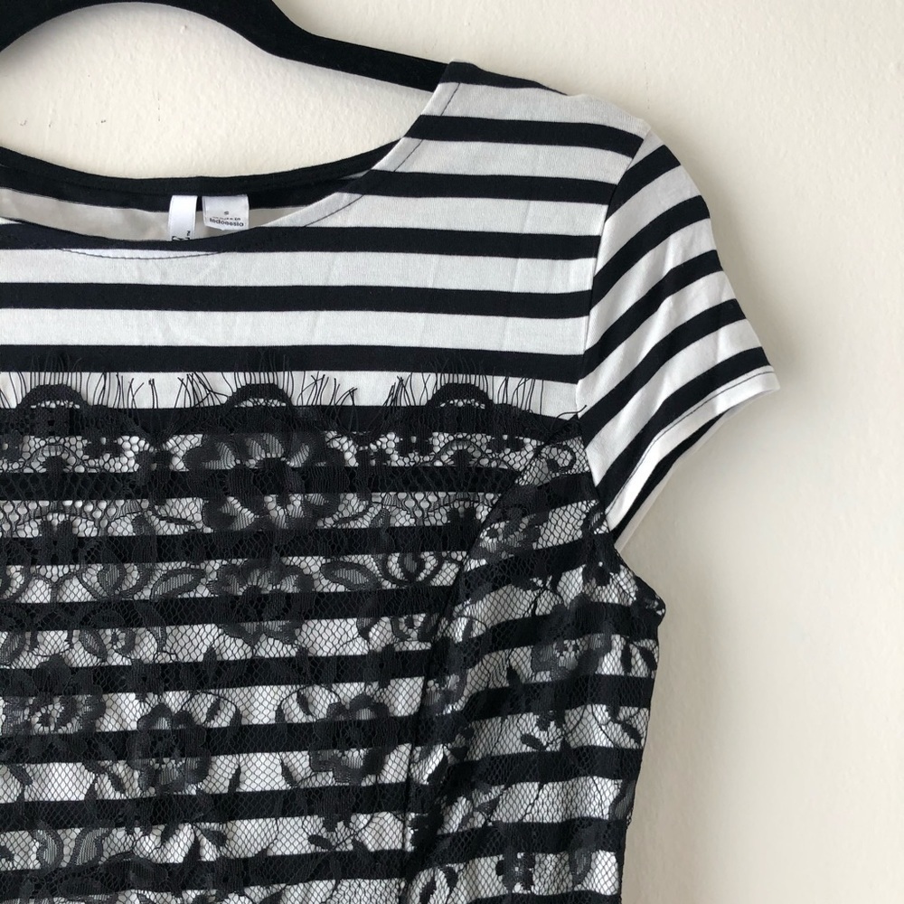 🛍 4/$25! Elle Striped Peplum Lace Blouse - Picture 2 of 3